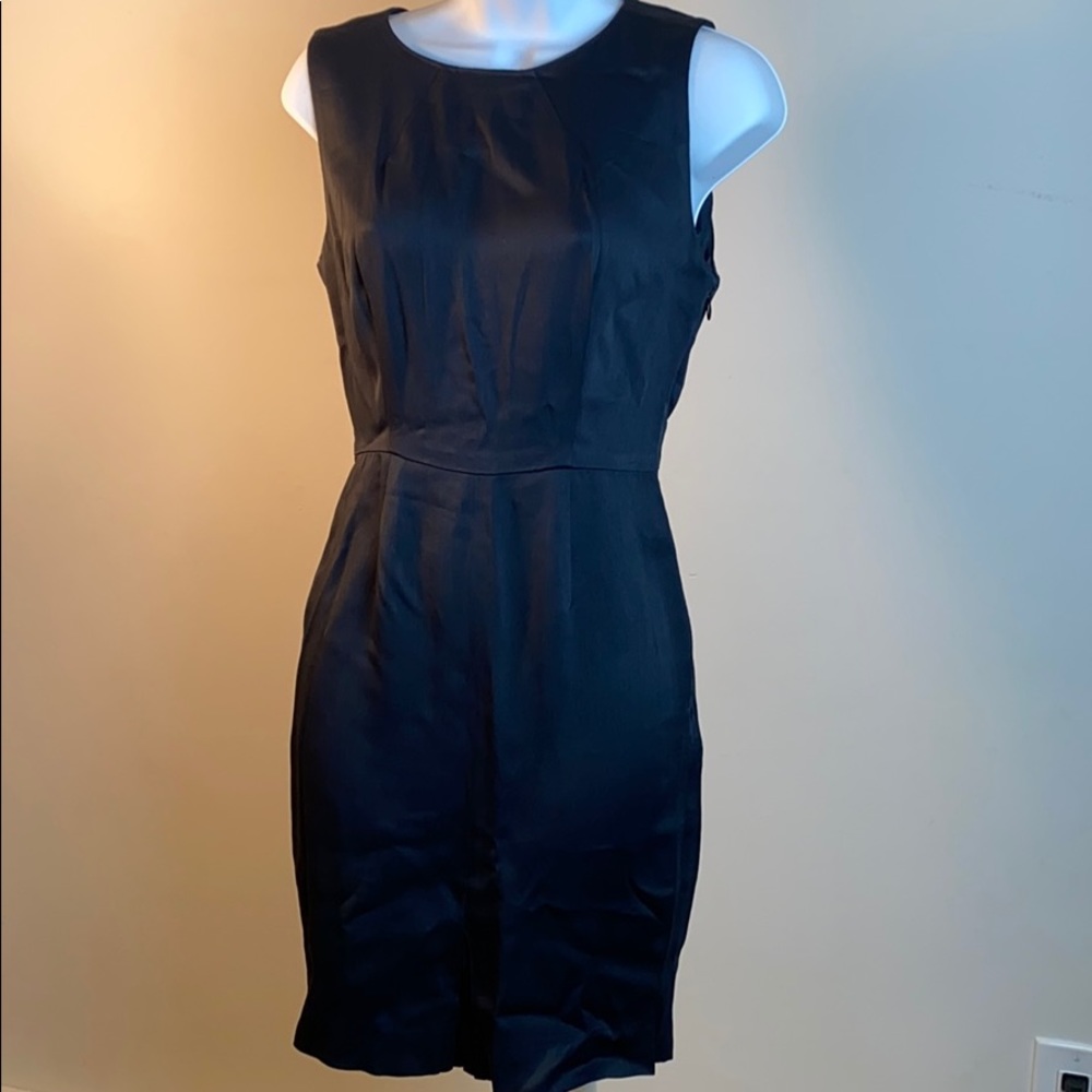 Navy fitted mid length Nellie Partow dress